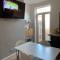 Comfortable 2 bedroom home from home with parking
