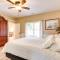 Pool, Hot Tub and Pickleball Court Lake Ozarks Home