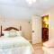 10-Acre Lakefront Home with Pool, Hot Tub and Dock! - 卡姆登顿