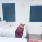 1 bed apartment with 2 beds 1 double plus 1 single - Birmingham