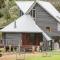 Baraga Sanctuary holiday house, Bermagui Barragga Bay Linen & Wifi Provided