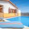 Beautiful Home In El Borge With Outdoor Swimming Pool, Wifi And Swimming Pool - Moclinejo