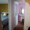 Bright cosy house, garden, central to town & beach