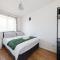 Comfortable Home in Kent, Sleeps 6 - Parking Available - Kent