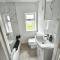 Groups and Contractors - Newly Renovated 4-bed