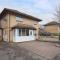 Detached House - 5 mins drive to City Centre - Free Parking, Fast Wi-Fi and Smart TV with Sky TV and Netflix by Yoko Property - Мілтон-Кінз