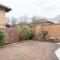 Detached House - 5 mins drive to City Centre - Free Parking, Fast Wi-Fi and Smart TV with Sky TV and Netflix by Yoko Property - Мілтон-Кінз