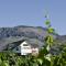 Crowsnest Vineyards Guesthouse - Keremeos