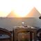 Jessy Pyramids View Inn