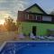 Lika Relax and Party House with sauna, jacuzzi and outdoor heated swimming pool - Lovinac