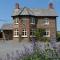 Country Cottage with Far Reaching Views