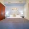 Walk to Dubai Mall 2BR with Skyline View Pool