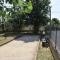 Maison Duplex avec Piscine et Proche Plage, Parking Inclus - FR-1-387-197