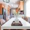 Family-Friendly Mid-century Modern Retreat