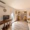 Town house with roof terrace in heart of Vinuela - فينويلا