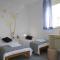 Apartment in Dugi Rat with sea view, balcony, air conditioning WiFi 5132-1