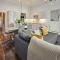 Host & Stay - Brooklands Timeless