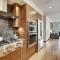 Contemporary 2 BR Condo in the Heart of Lionshead