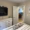 Chriss Cozy Condo Times Square Rogers Place Edmonton