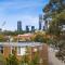 Top level one bedroom apartment with MCG views - Melbourne