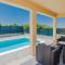 Holiday house Marijan with private pool and barbecue - by TA Leut - Privlaka