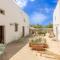 Courtyard with pool - Racale