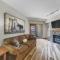 Amazing Condo Center Village Unit, Short Walk to American Eagle - PP310