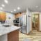 Amazing Condo Center Village Unit, Short Walk to American Eagle - PP310