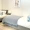 Lush Porthcawl Large Spacious 2 bedroom Apt, Garden, Prime Location