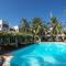 Suite apartment, pool, beach access nearby C224