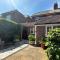 Sparrow Cottage - Westbourne