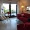 Attractive holiday home with jetty - Steendam