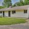 Cozy Youngstown Apartment with Central AandC and Heating
