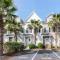 ☆Live on the Water! Lake Palmetto Palm w/ Patio - 10Min to Downtown & Beaches☆ - 查尔斯顿