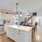 South Haven Farmhouse with Fire Pit, 4 Mi to Beach! - 南黑文