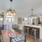 South Haven Farmhouse with Fire Pit, 4 Mi to Beach! - 南黑文