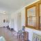 South Haven Farmhouse with Fire Pit, 4 Mi to Beach! - 南黑文