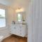 South Haven Farmhouse with Fire Pit, 4 Mi to Beach! - 南黑文