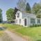 South Haven Farmhouse with Fire Pit, 4 Mi to Beach! - 南黑文