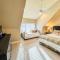 Large Lakefront Home Private dock and hot tub - ماكهنري