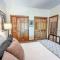 Newly renovated with a new deck Dock Slip Fire Pit Hot Tub Kayaks - Oakland