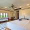 Spacious villa with private garden by CapitalPro