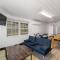 Spacious 4-BR Home, 7 miles to TIAA Bank Field