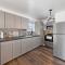Spacious 4-BR Home, 7 miles to TIAA Bank Field
