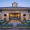 TownePlace Suites Orlando at FLAMINGO CROSSINGS® Town Center/Western Entrance