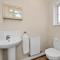 The Grange Luxe3, 4 Bedroom House,5-beds,Spacious,contractor,family,Internet,free parking,group,study,relocation,easily accessible in Ipswich,Kesgrave