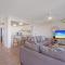 Beachfront Apt with rooftop spa across from Marcoola Beach