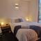 The Hideaway - Lake Views I Ski & Bike Storage I Central Jindabyne I Free WiFi I BBQ I Parking