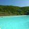 Holiday house overlooking lake near Tuscany