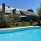 Charmant logement avec piscine et table dhôtes, proche de Solesmes et de labbaye. - FR-1-410-407